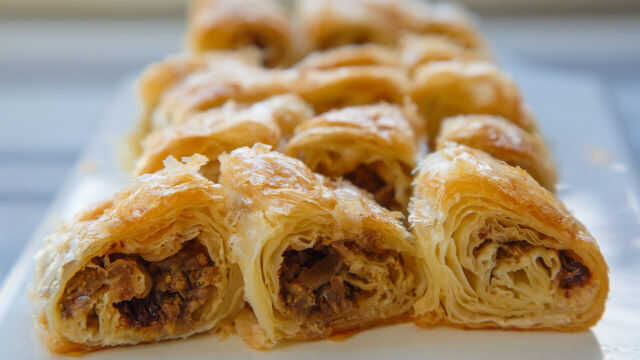 kiymali-kol-boregi-tarifi-1487-borek-tarifleri-kiymali-kol-boregi-tarifi-1503-14-b-031403