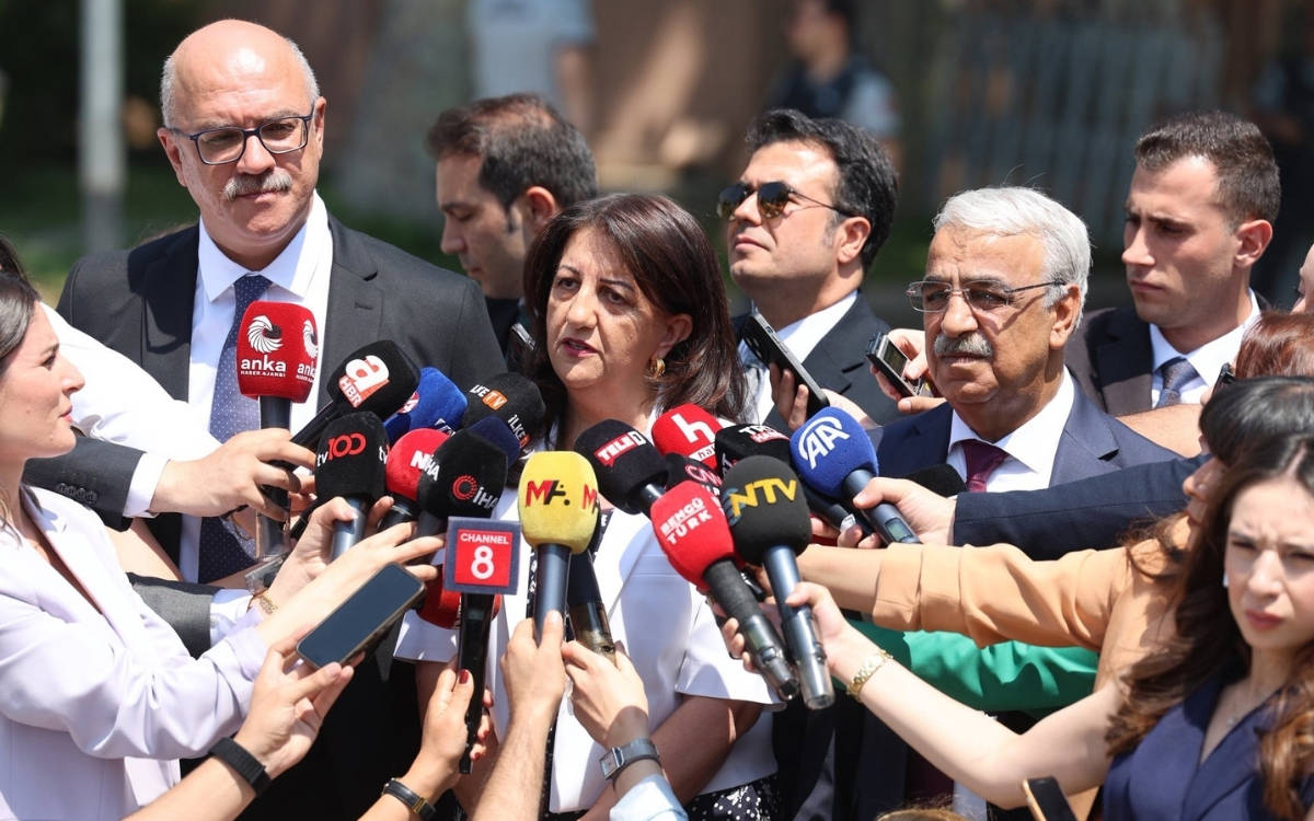 İmralı heyetinden İmralı'ya kritik ziyaret