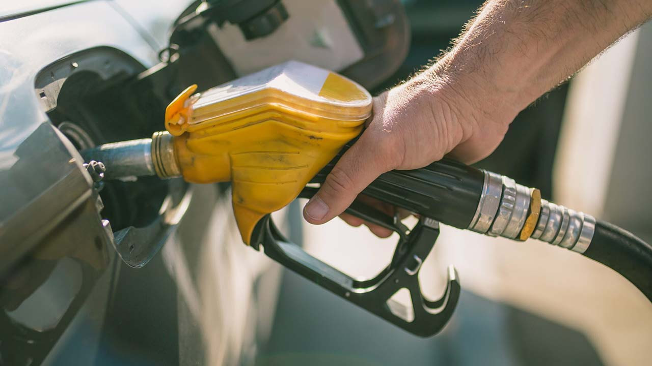 benzine-1-lira-43-kurusluk-zam-akaryakit-fiyatlari-40-tl-sinirina-dayandi-0t4v-124902