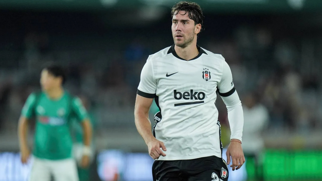 Beşiktaş'a şok haber: Dusan Vlahovic sakatlandı