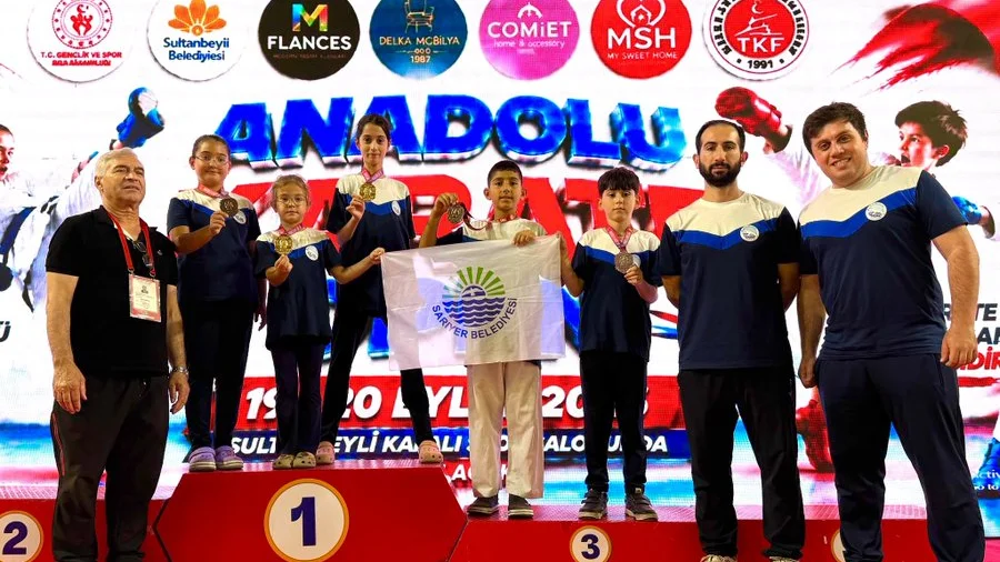 Sarıyer madalyaya doymuyor: Karate Takımı coştu!