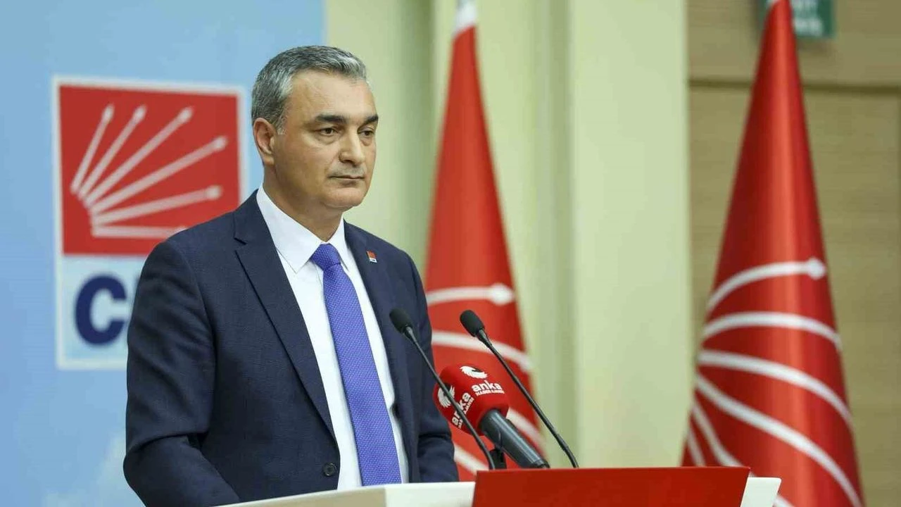 chp-sozcusu-sari-4-il-baskanligimiz-merkez-ilcelerle-beraber-gorevden-alindi-023939