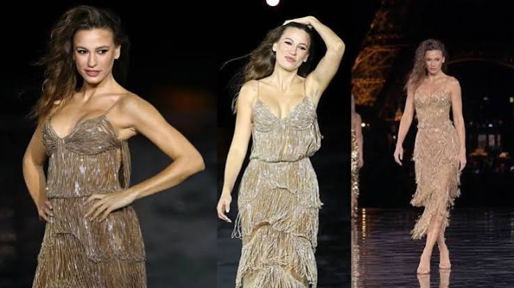 Paris'te 'Serenay Sarıkaya' rüzgarı: Podyuma damgasını vurdu