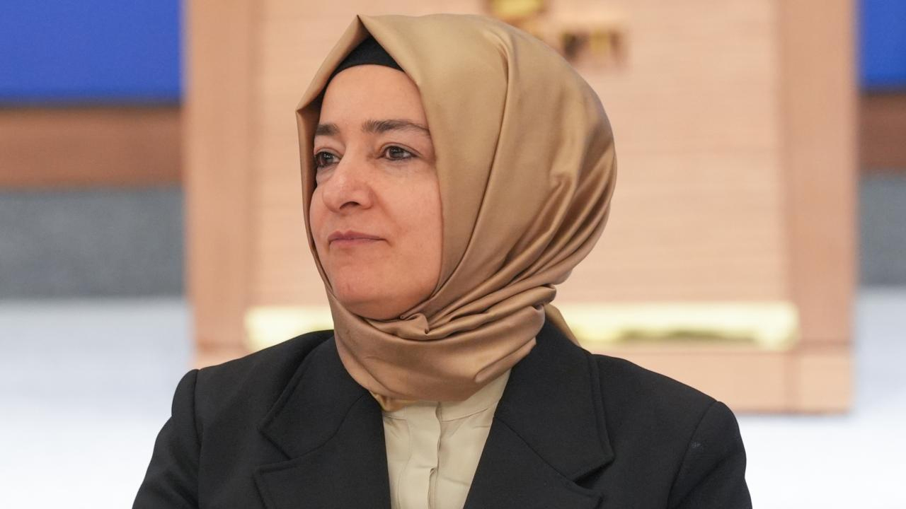 fatma-betul-sayan-kaya-010155