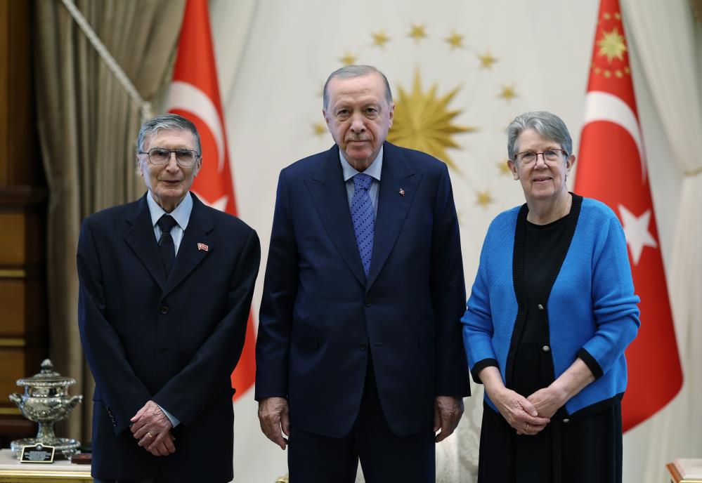 Erdoğan, Nobel ödüllü Aziz Sancar'ı Külliye'de ağırladı