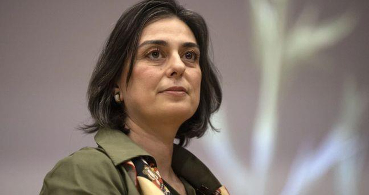 Görevden uzaklaştırılan Üsküdar Belediye Başkanı Sinem Dedetaş'a ev hapsi kararı
