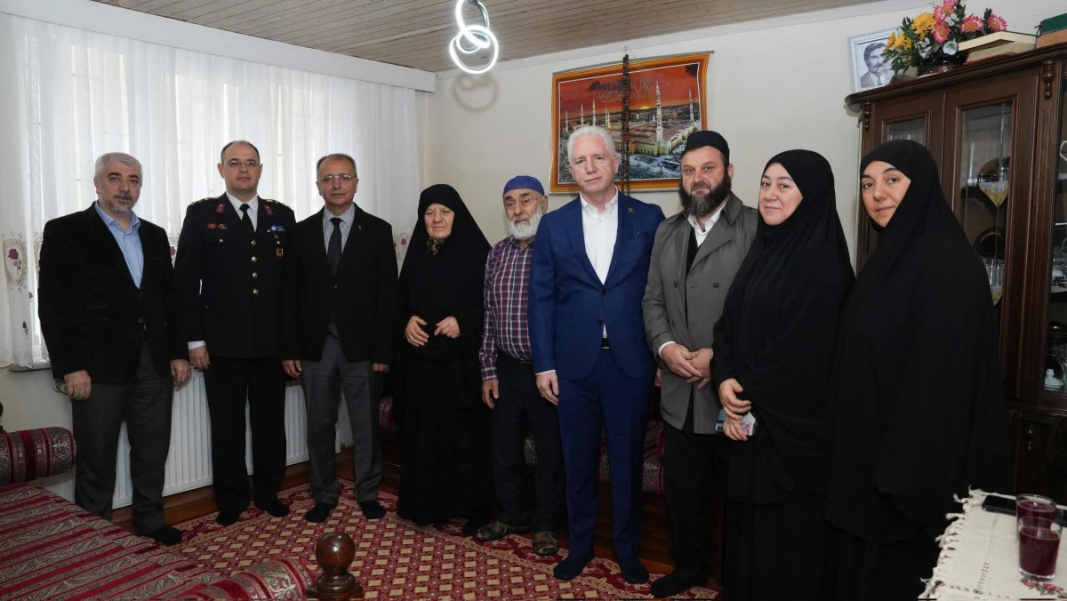 Davut Gül ve Yüksel Çelik’ten Şehit Er Çetin Kahriman Ailesine Duygusal Ziyaret: Ailemiz İstanbul Projesi Devam Ediyor