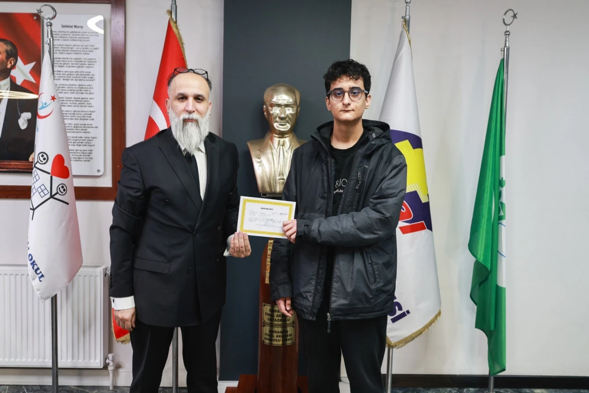 Ümraniye Final Okulları’nda Karne Heyecanı ve Onur Ödülleri Dağıtımı