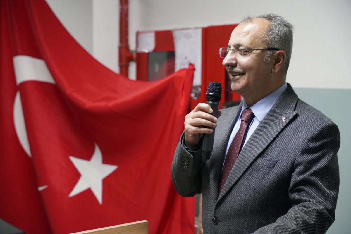 Ümraniye’de Yeni Eğitim-Öğretim Dönemi Coşkuyla Başladı: “Bayrak Sevgisi” Temasıyla İlk Ders Zili Çaldı!