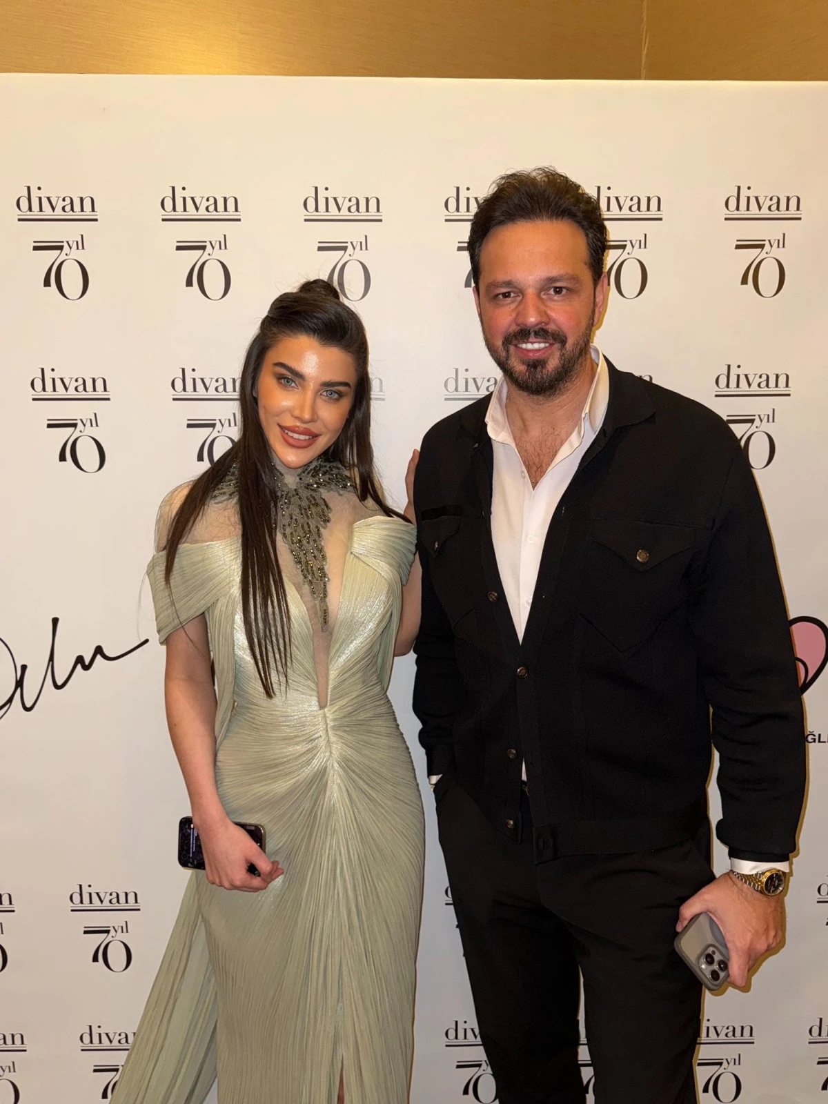 Cemiyet hayatı Divan Otel’de düzenlenen yardım gecesinde buluştu