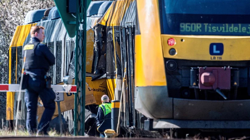Danimarka'da iki tren çarpıştı! Kazada 17 kişi yaralandı