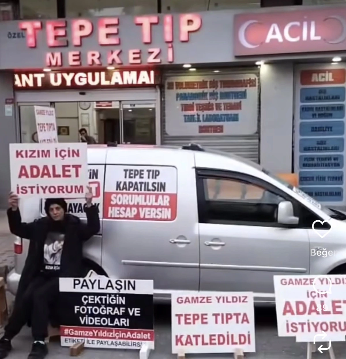 İstanbul Ümraniye Tepe Tıp Merkezi Önünde Acılı Anne Eylemi: “Evladım Bu Poliklinikte Öldü”