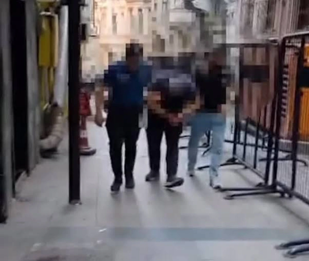 İstanbul'da turistten taksimetre açmayıp haksız ücret isteyen taksiciye para cezası