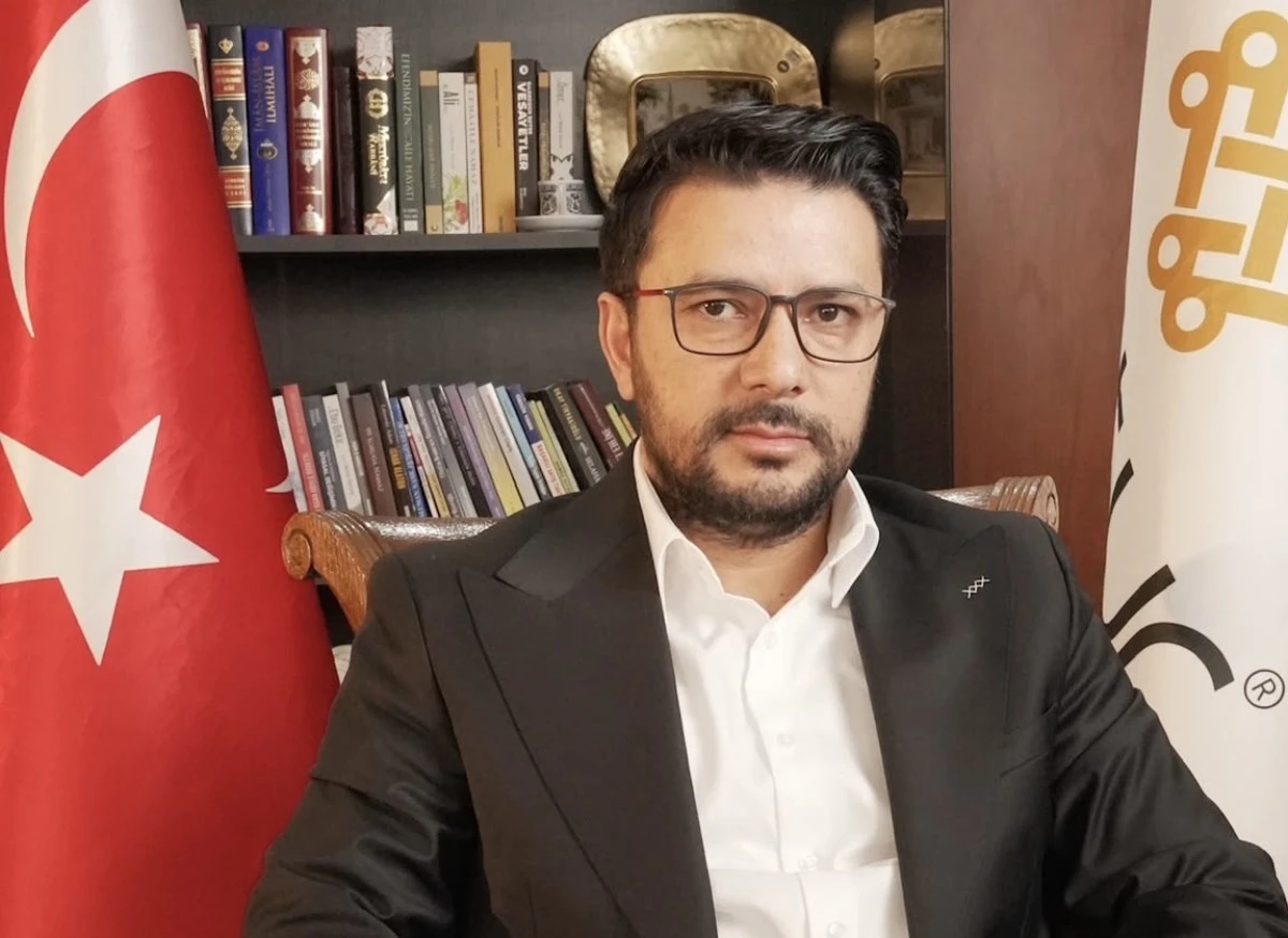 Adem Batur: KENDİ KURULTAYINI TARTIŞAN CHP, TÜRKİYE’YE NASIL GÜVEN VERECEK?