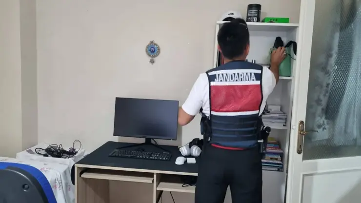 SON DAKİKA! MİT 2 ilde eş zamanlı operasyon yaptı: Kredi kartı şebekesi çökertildi