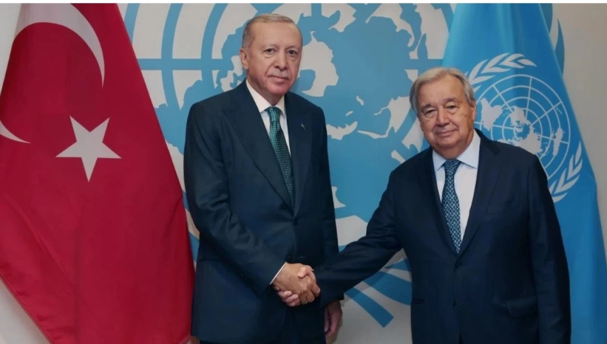 Cumhurbaşkanı Recep Tayyip Erdoğan, Birleşmiş Milletler Genel Sekreteri Antonio Guterres ile gerçekleştirdiği telefon görüşmesinde bölgesel ve küresel gelişmeleri ele aldı.