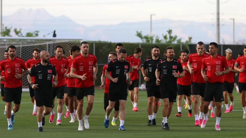 Milli Takım Maçları Ne Zaman, Saat Kaçta, Hangi Kanalda? Milliler Paraguay Maçı Hazırlıklarına Başladı
