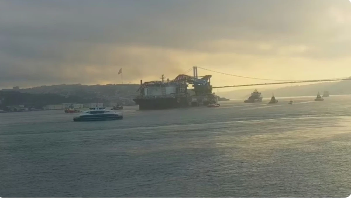 Gemi Trafiği Çift Yönlü Durduruldu