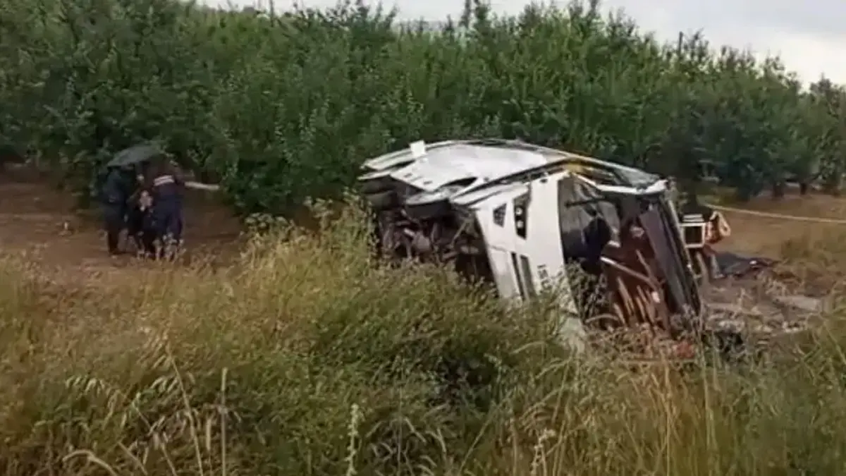 Isparta tur minibüsü şarampole yuvarlandı: 5 ölü, 26 yaralı