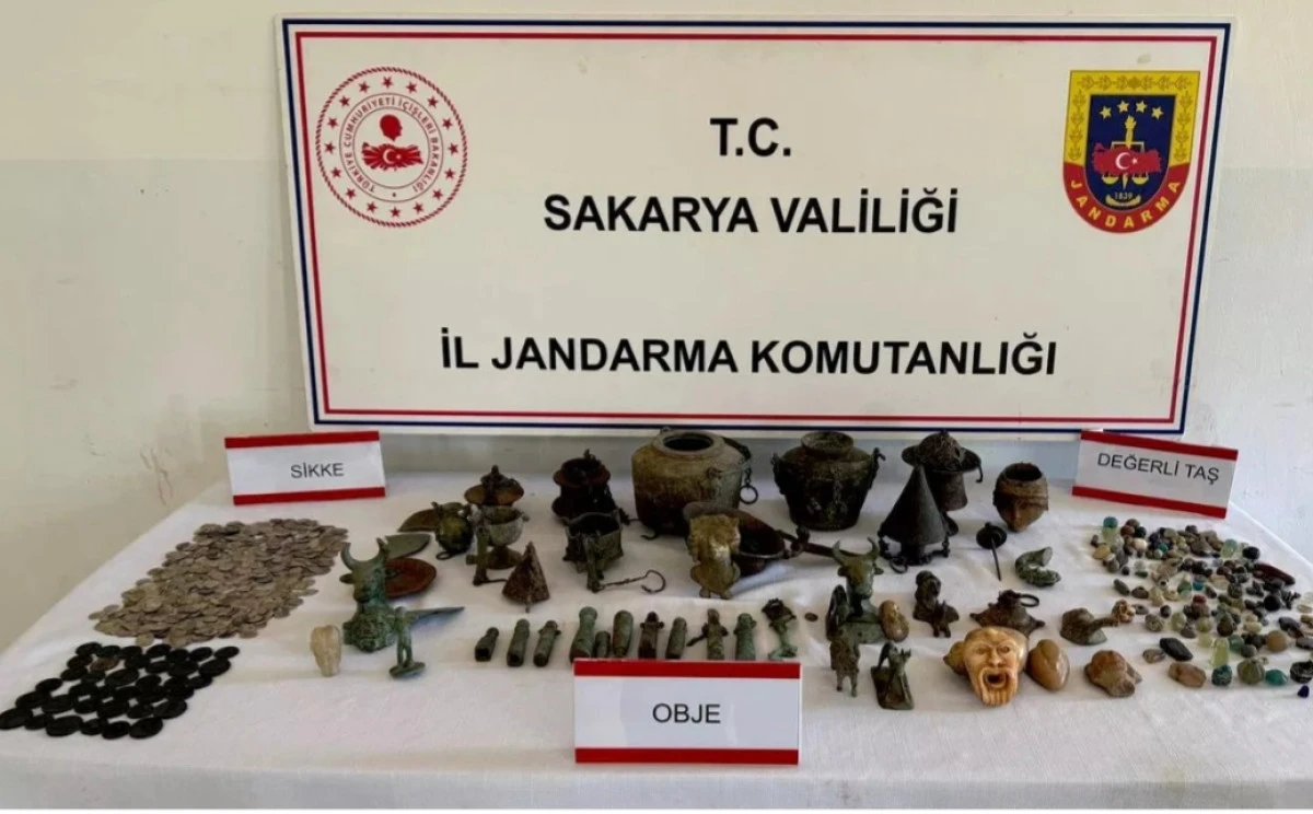 Jandarmadan Tarihi Eser Operasyonu Evden 806 Parça Kültür Varlığı Çıktı