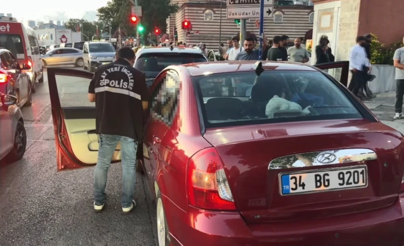 Üsküdar’da park edilmiş otomobilde bir şahıs ölü bulundu