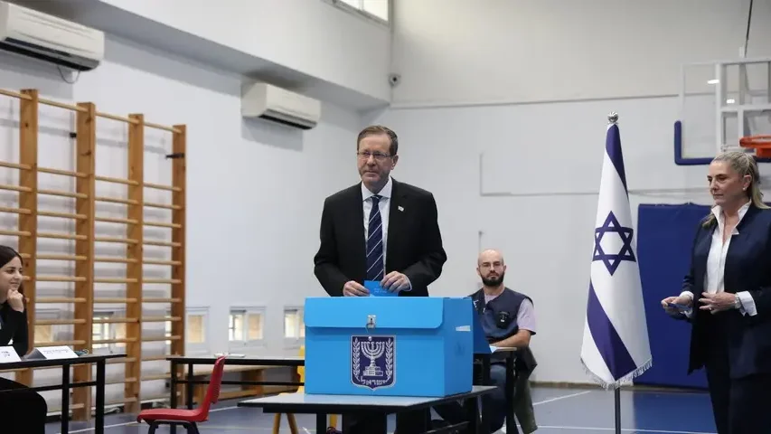 İsrail Cumhurbaşkanı siyasi liderlere çağrı yaptı: "Erken seçimden kaçınmak için ne gerekiyorsa yapın"