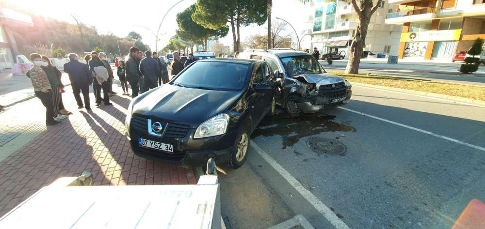 Gazipaşa'da kaza: 3 yaralı