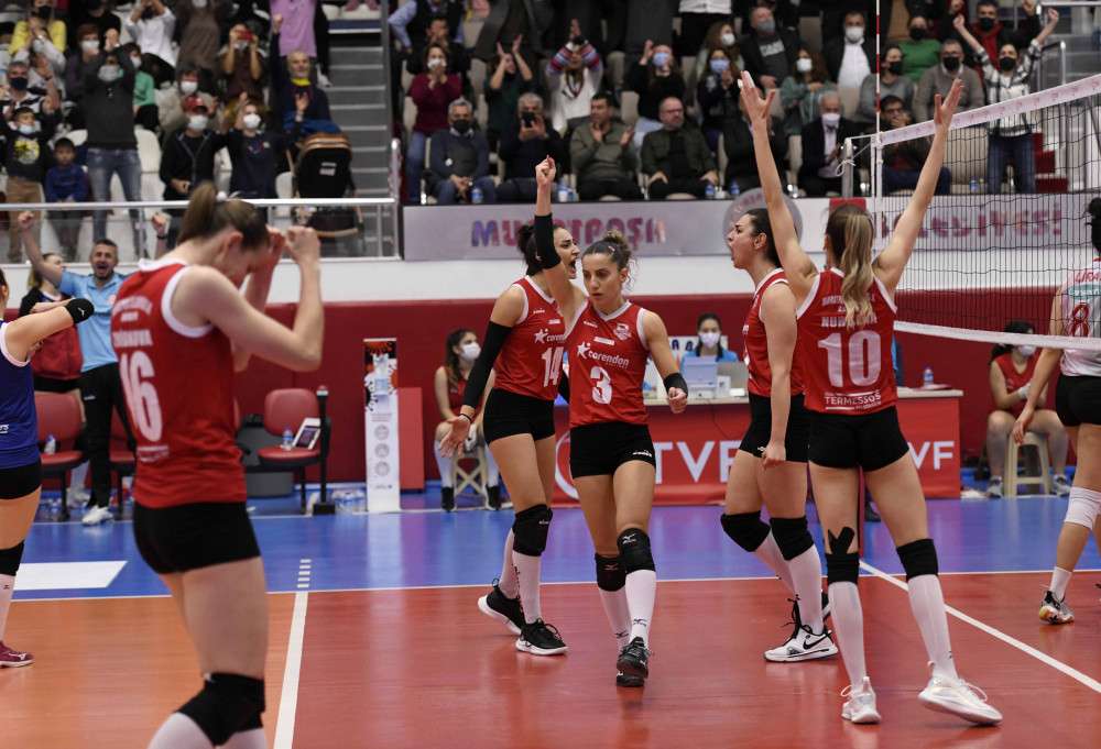 Sultanlar, lider Karşıkayı'yı yendi