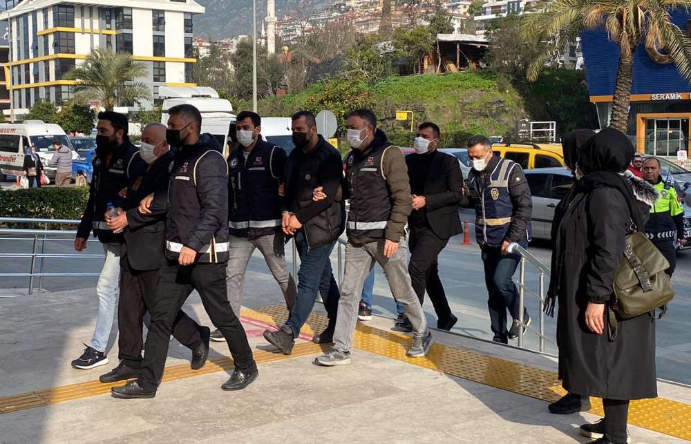 Alanya'da tefecilik ve yağma operasyonu
