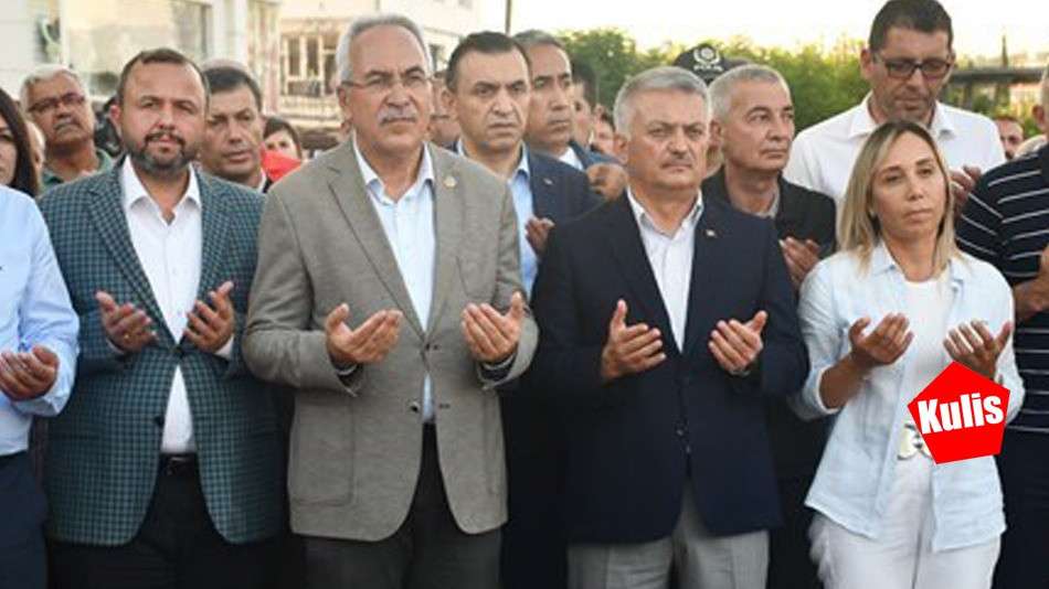 Vekil kavgası yönetimi istifaya götürdü