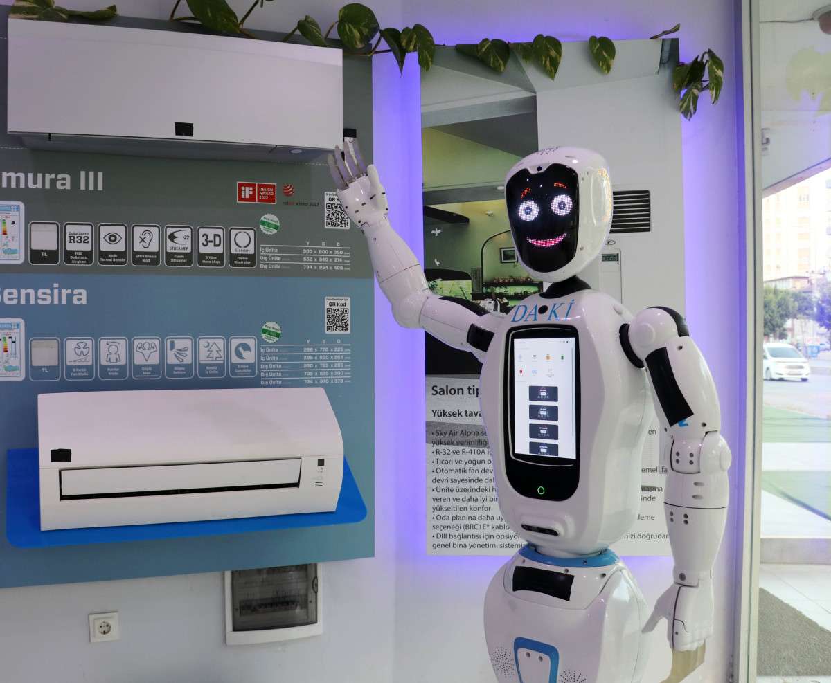 'Gel abi' esnaf robot iş başında