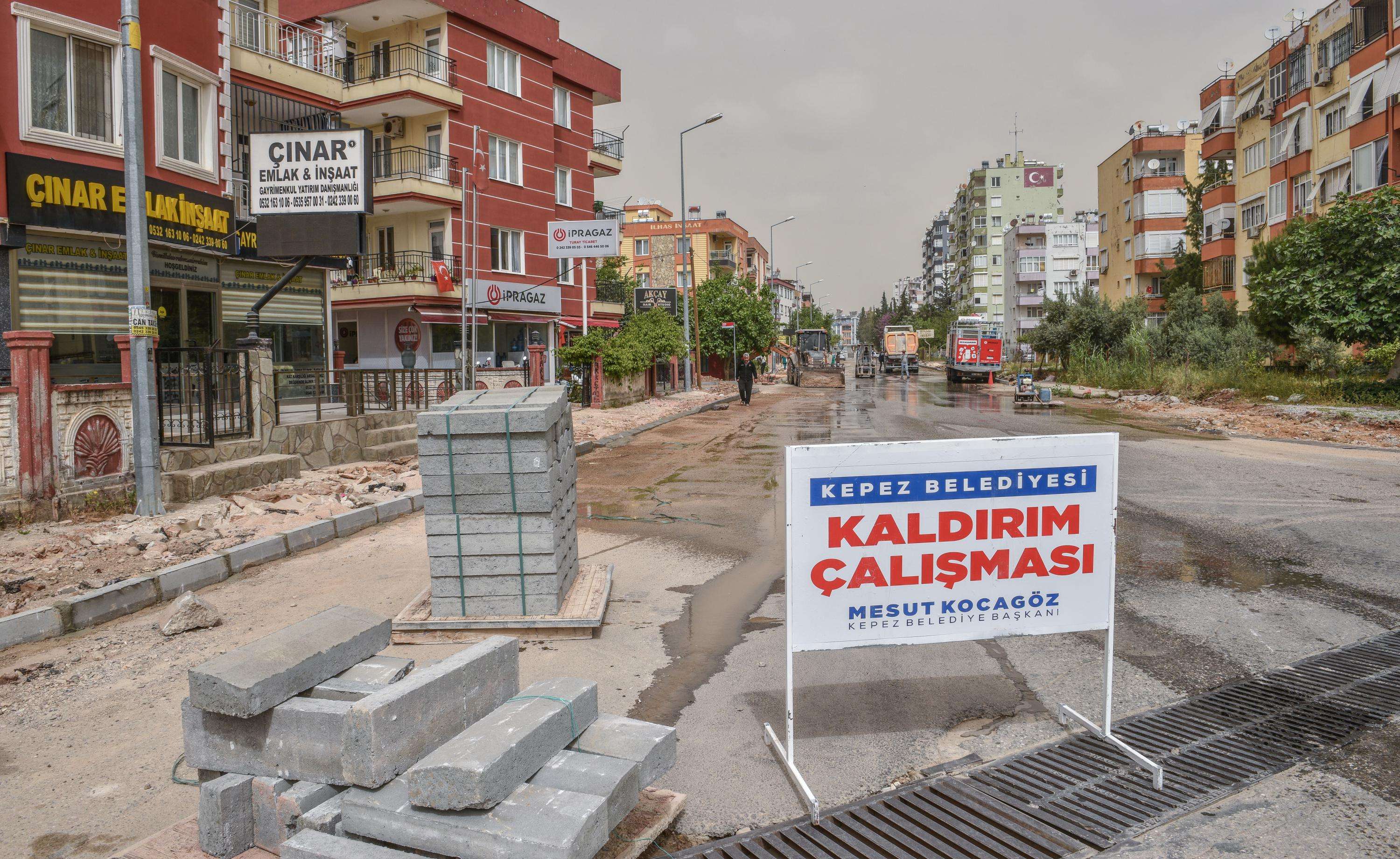 Kepez'de konforlu yaya yolu atağı 