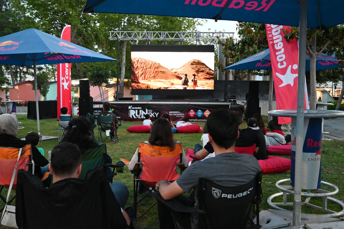 Antalya Kemer'de açık hava sinema keyfi 