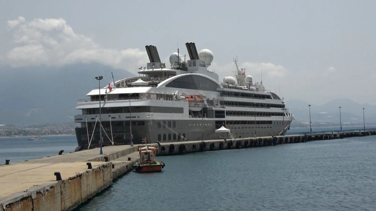 Alanya'ya kruvaziyerle 187 turist geldi  
