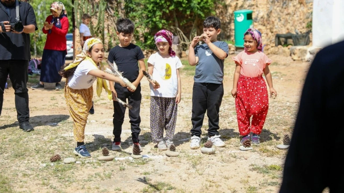 Alanyalılar geleneksel Yörük oyunlarında buluştu  