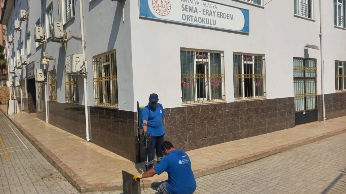 Büyükşehir ekipleri okulları yeni eğitim dönemine hazırlıyor  