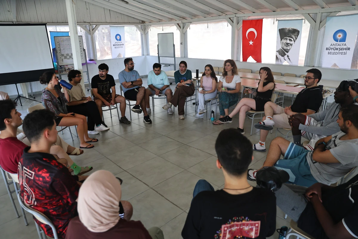 Antalya Büyükşehir gençleri buluşturdu