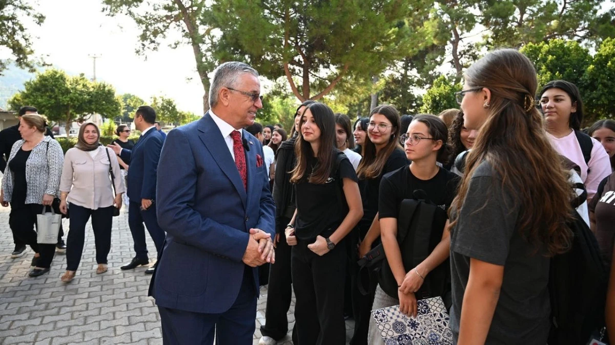 Kemer'de ilk zil çaldı 