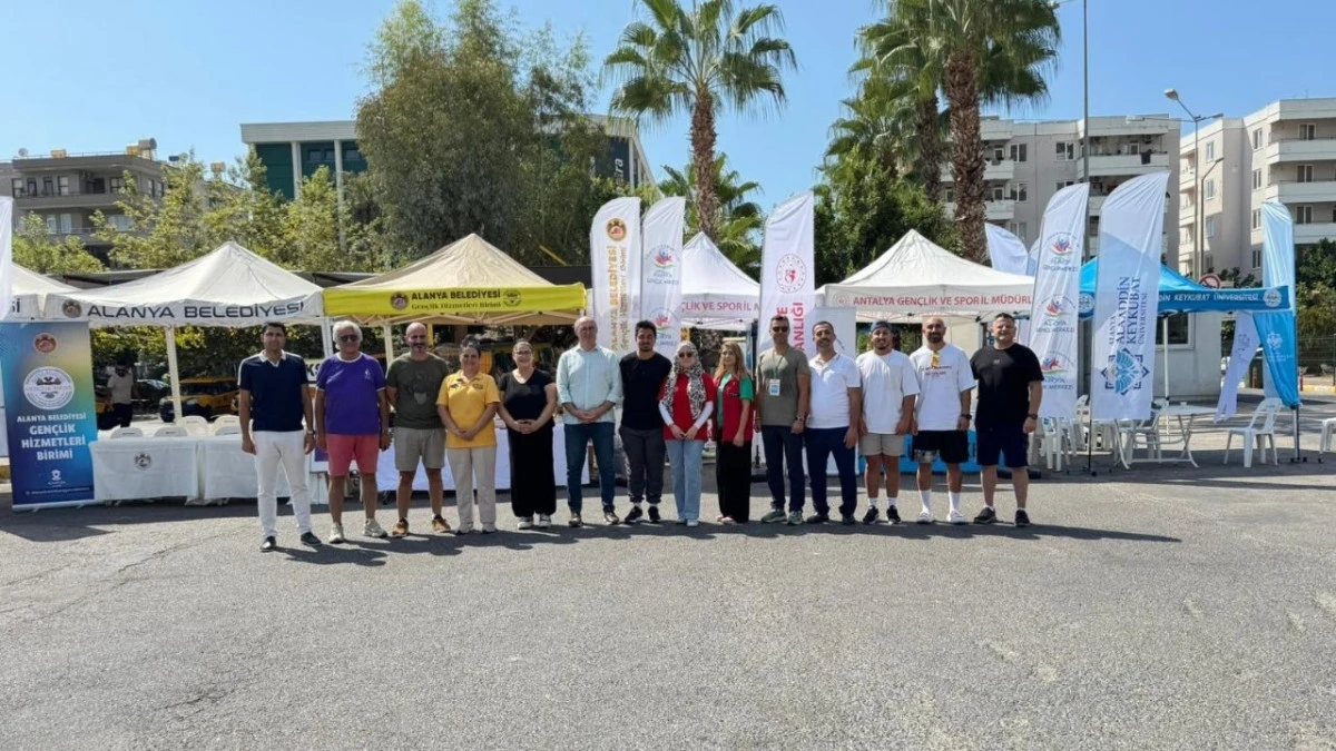 Alanya'da yeni üniversitelilere sıcak karşılama  