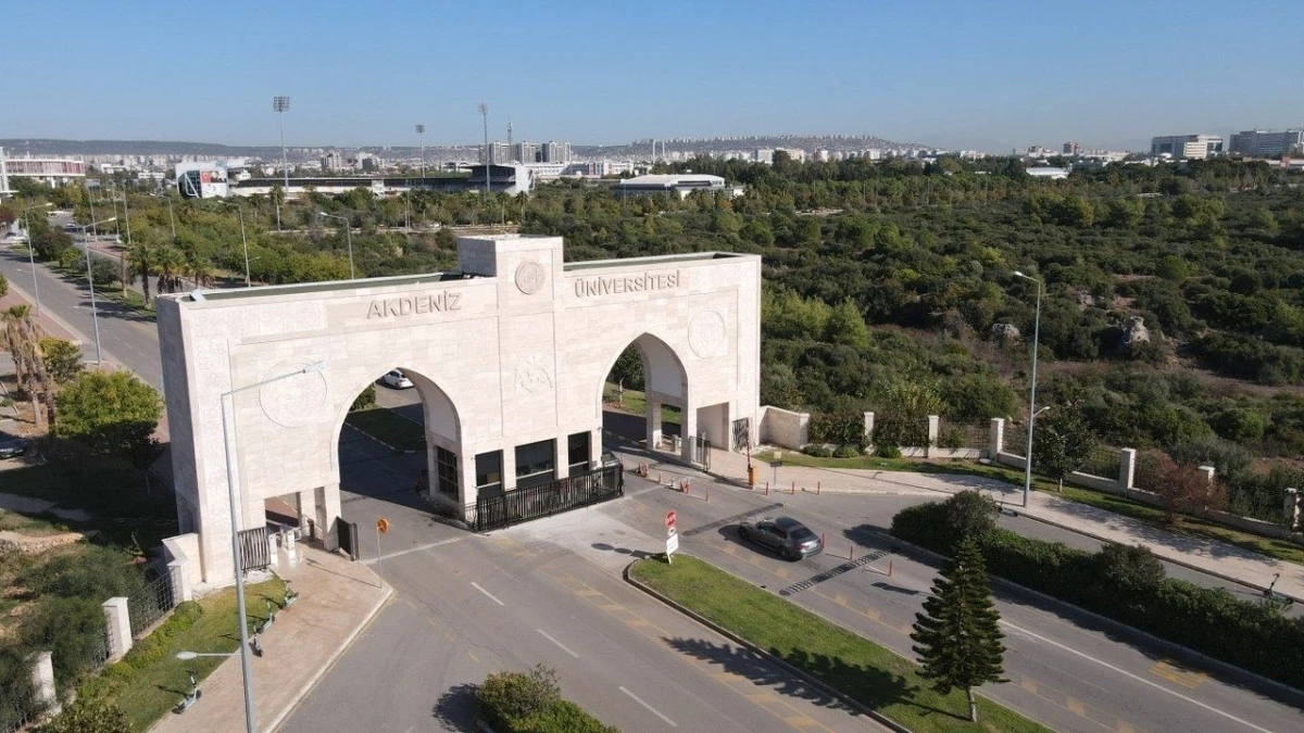 Akdeniz Üniversitesi’nden QS’de önemli başarı