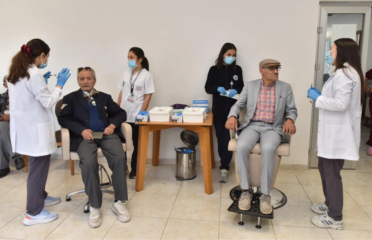Kepez'de huzurevi sakinlerine sağlık taraması