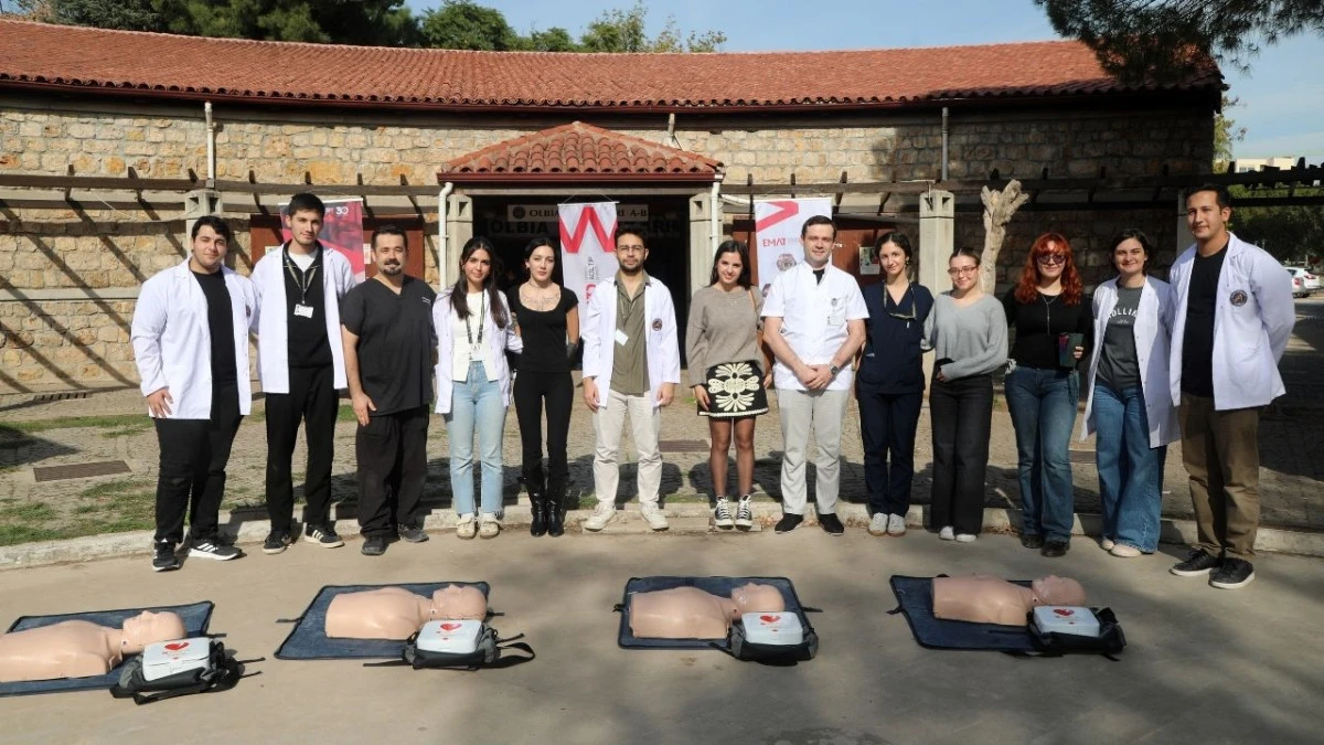 AÜ’de temel yaşam desteği farkındalığı