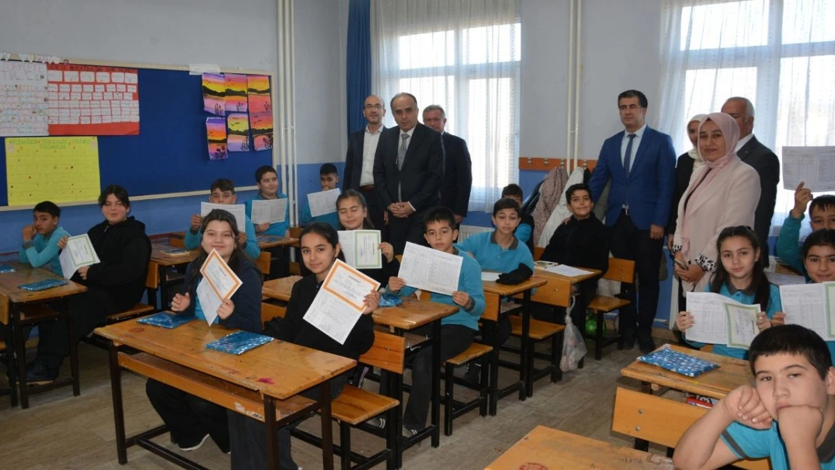 Korkuteli'nde karne heyecanı