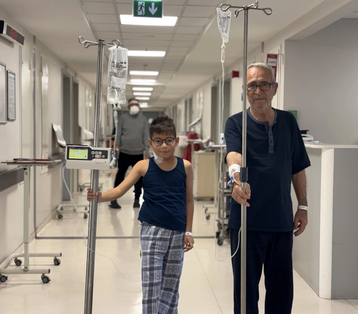 Antalya 11 yaşındaki Bekir, dedesinin böbreği ile yaşama sarıldı