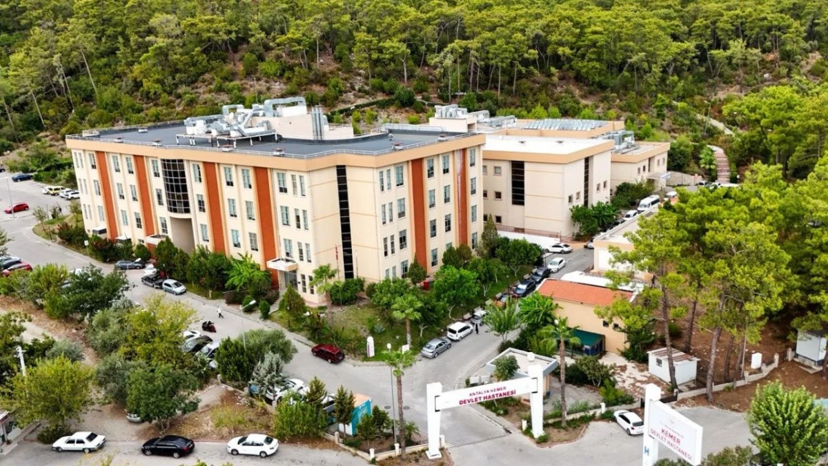 Kemer’de sağlık hizmetleri artarak sürüyor