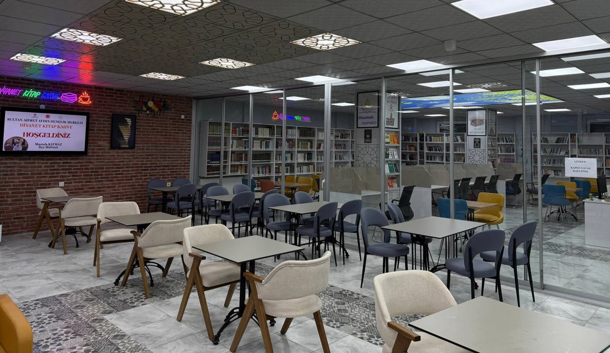 Antalya'da Korkuteli'ne Kitap Kahve 