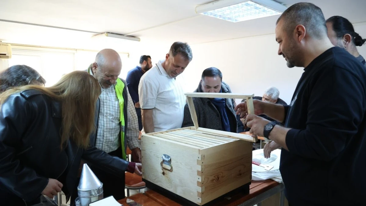 Büyükşehir’in arıcılık kurslarına yoğun ilgi 