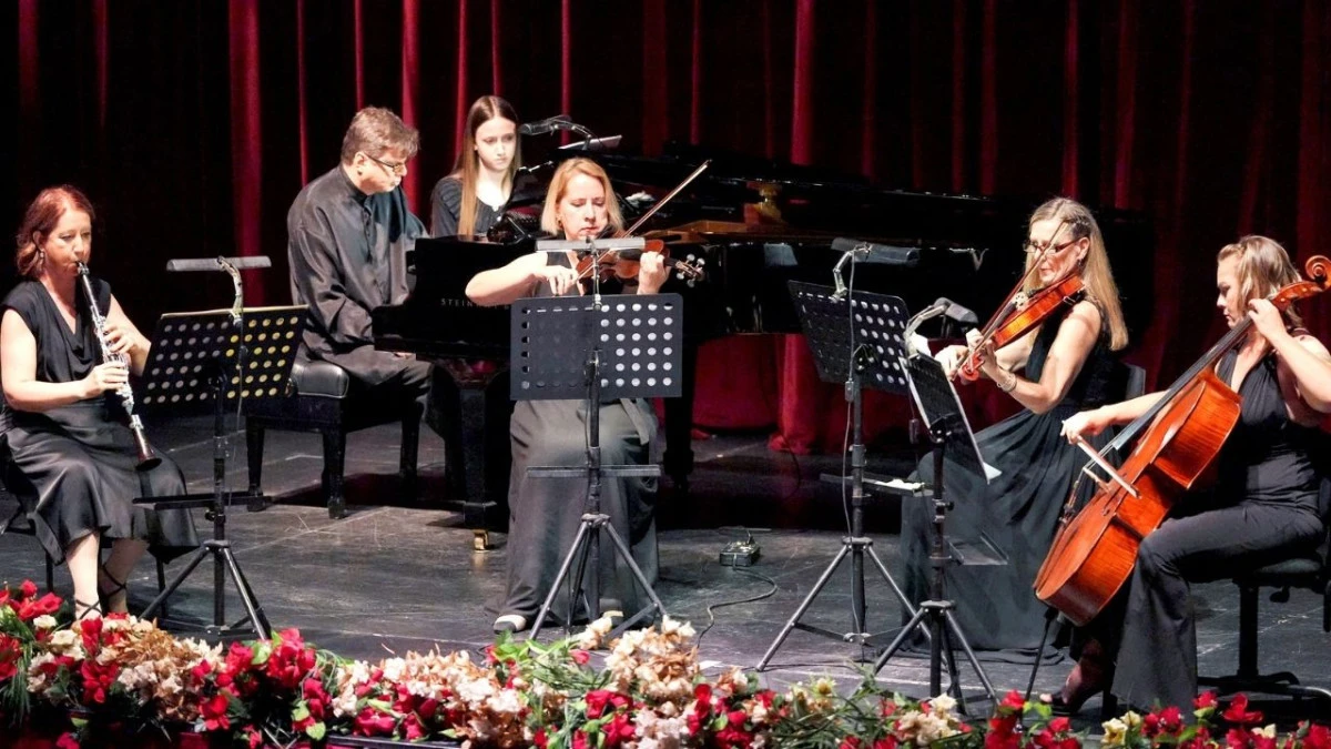 Antalya'da romantik dönem akşamı