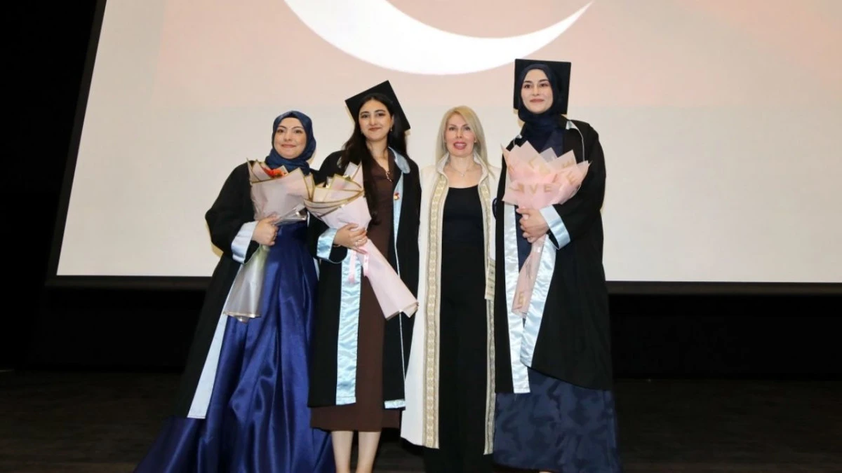 Akdeniz Üniversitesi’nde yeni mezunlar uğurlandı