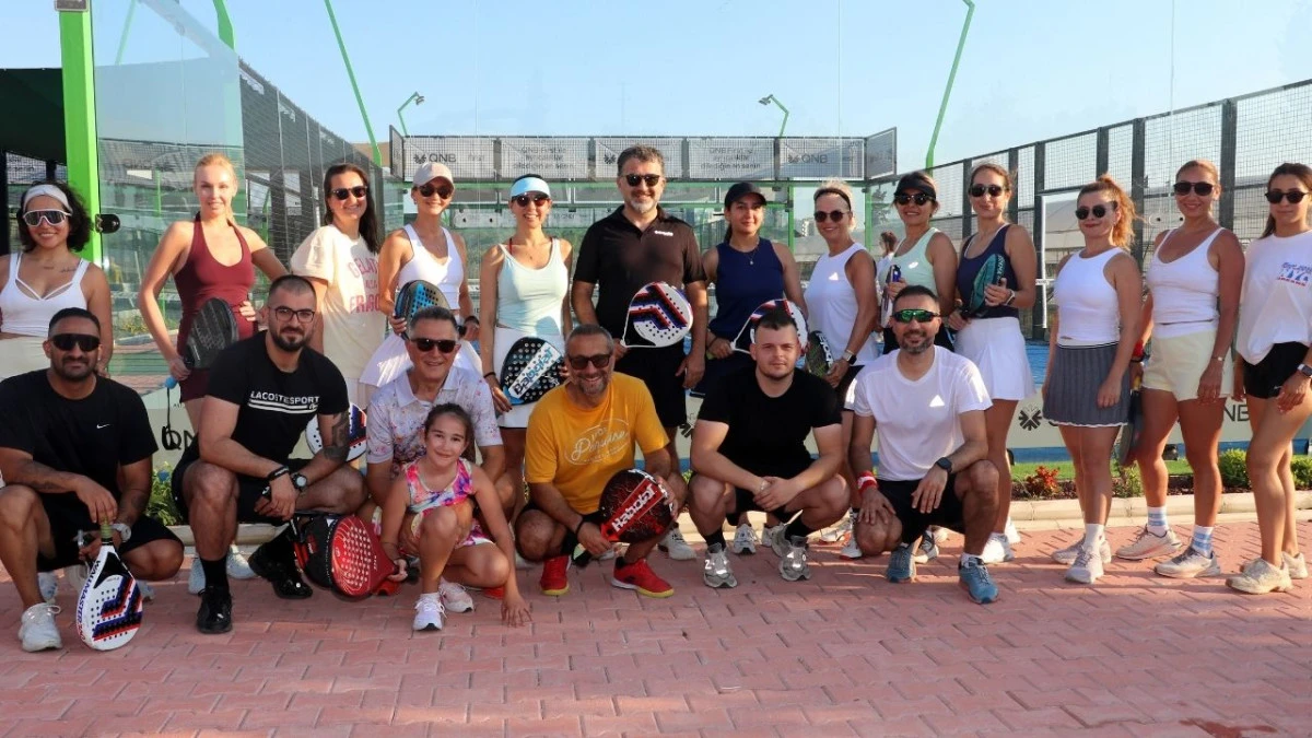 Padel Turnuvası'nda büyük ödülü Cenk Ökkan kazandı 
